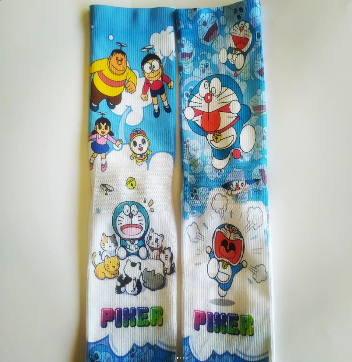 Calcetines con dibujos de niños